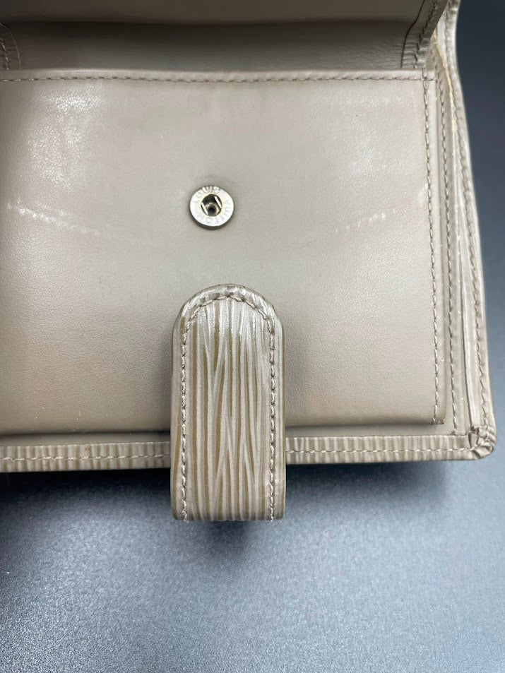 Louis Vuitton Lilac Epi Leather Wallet
